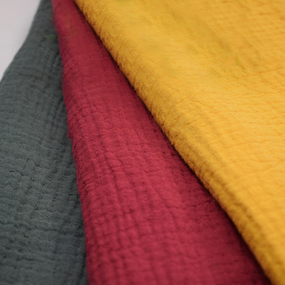 125-130GSM τέσσερα Crinkle Cheesecloth υφάσματος κόκκινου στρώματα υφάσματος γάζας