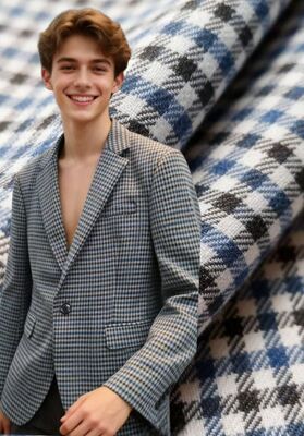 27% Ραγιόν 70% Πολυεστέρας 3% Σπάντεξ 260gsm Έλεγχος Ανθεκτικότητας στις ζάρες και Ανθεκτικό Λείο Ύφασμα