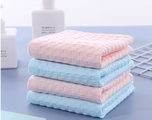 Το ζωηρό σχέδιο Crepe Jacquard βαμβακιού 100 το ύφασμα τρία στρώματα